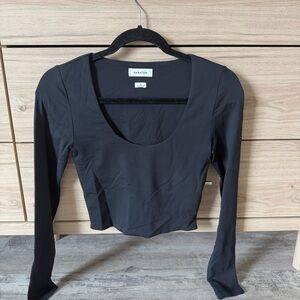 Aritzia Babaton Scoopneck Black Waist Length Long Sleeve Top